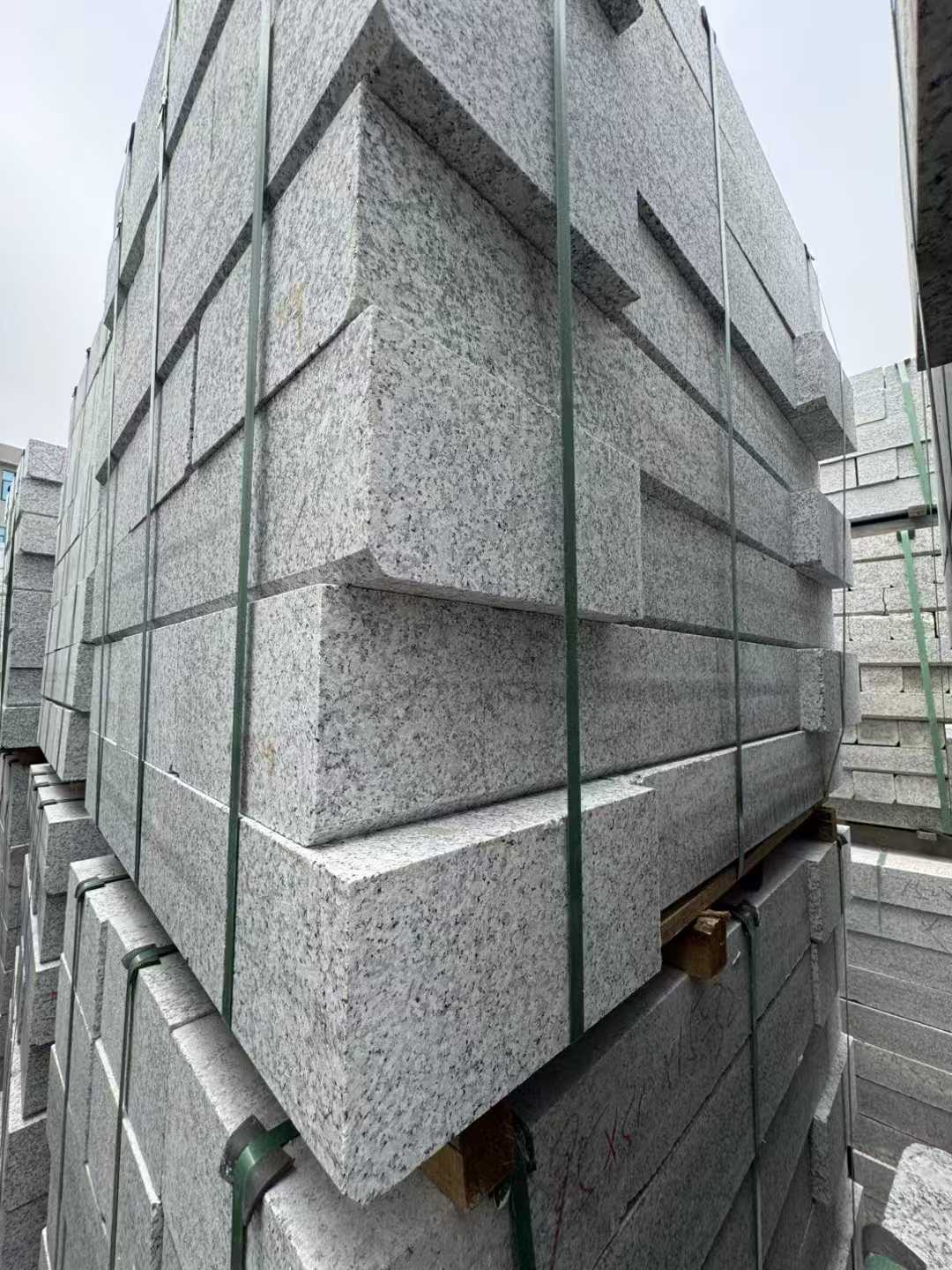 巴中芝麻白路牙石 马路牙子