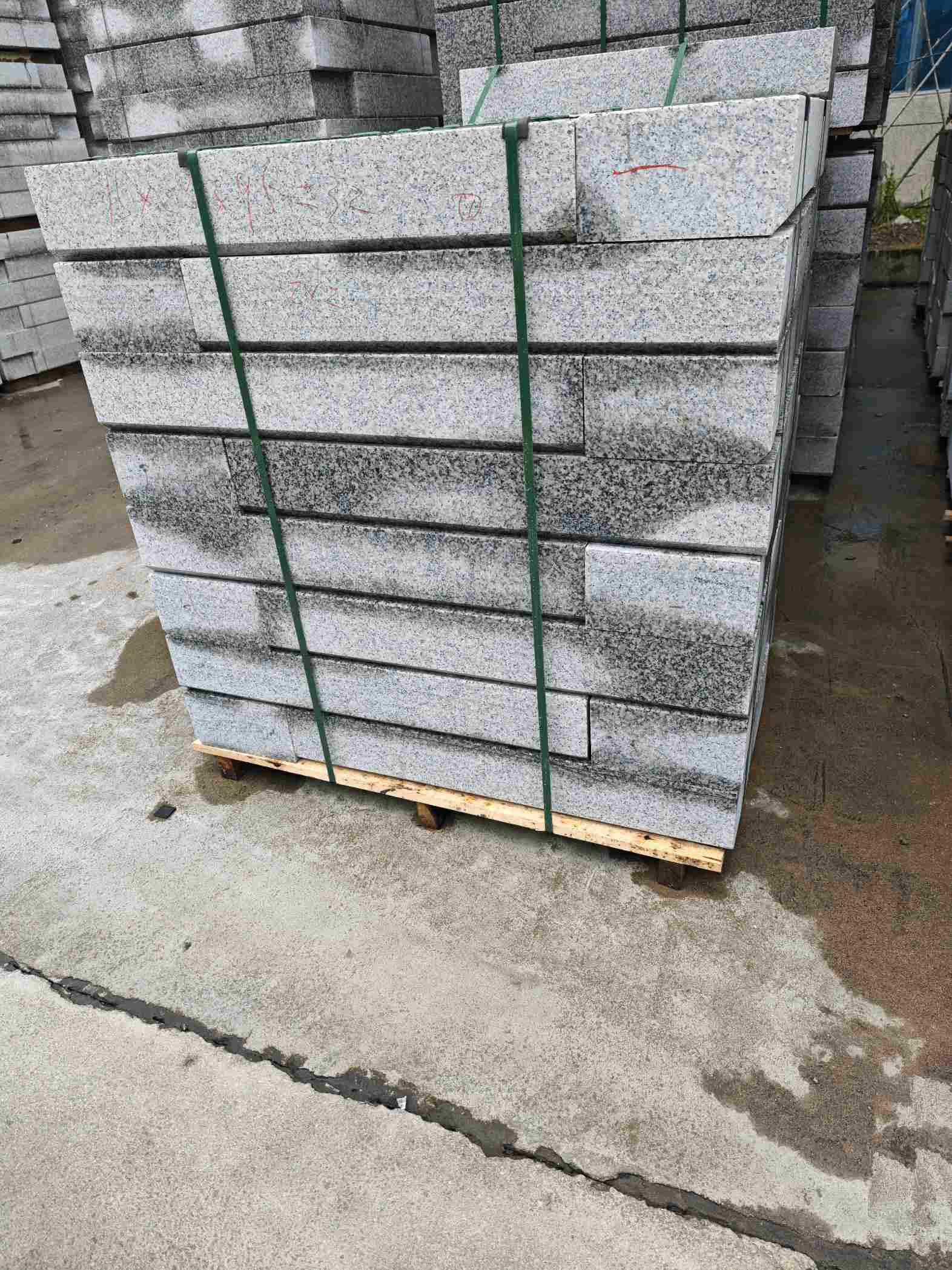 巴中芙蓉白路牙石，马路牙子